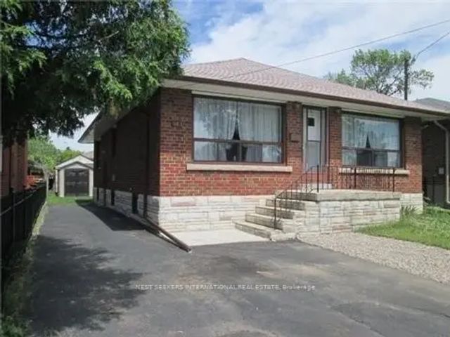 943 Ninth Street Lower, Mississauga
