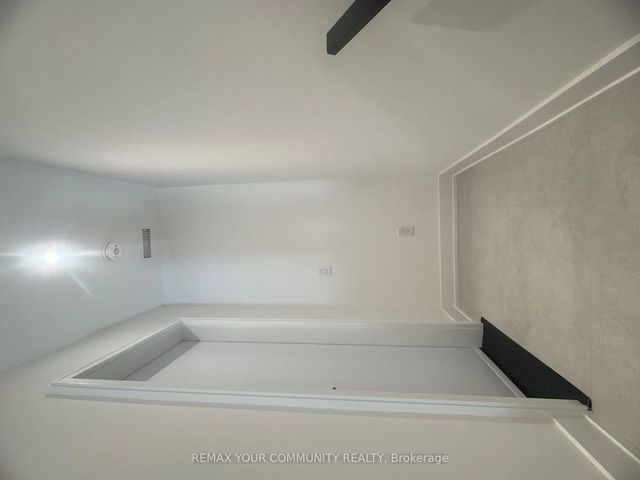 222 Belgravia Avenue 3, Toronto W04