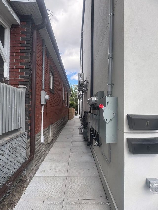 222 Belgravia Avenue Basement, Toronto W04