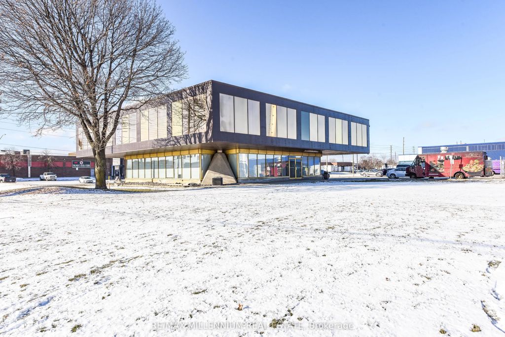1300 E Steeles Avenue E 215, Brampton