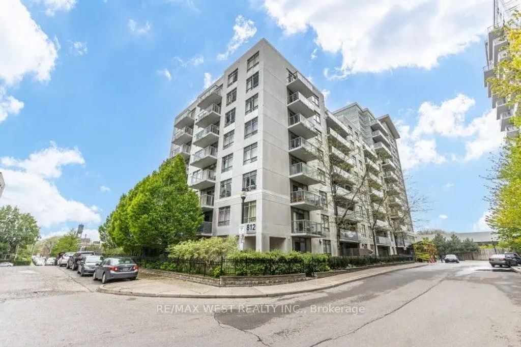 812 Lansdowne Avenue 704, Toronto W02