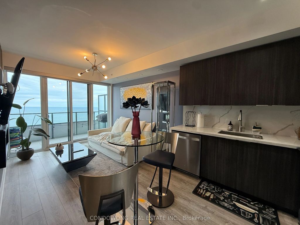 30 Shore Breeze Drive 5006, Toronto W06
