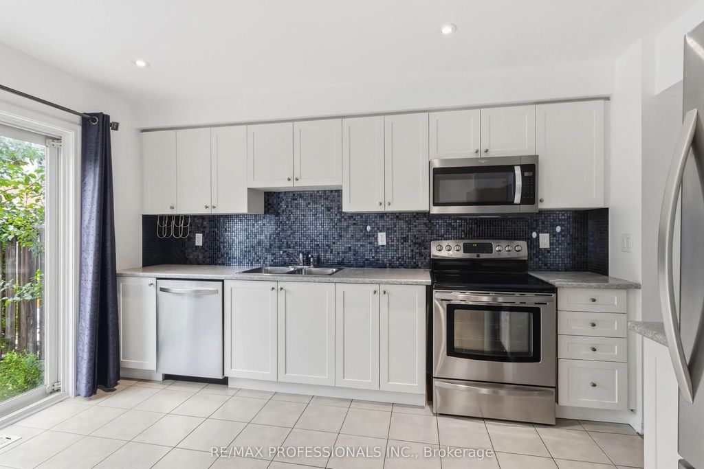 587 Cargill Path, Milton
