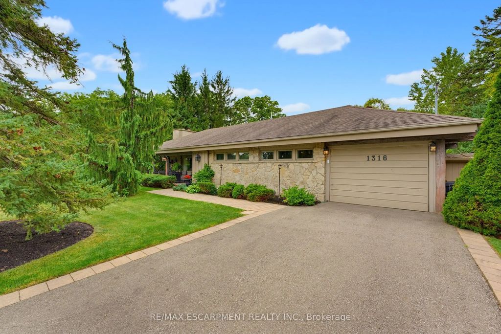1316 Nevarc Drive, Burlington