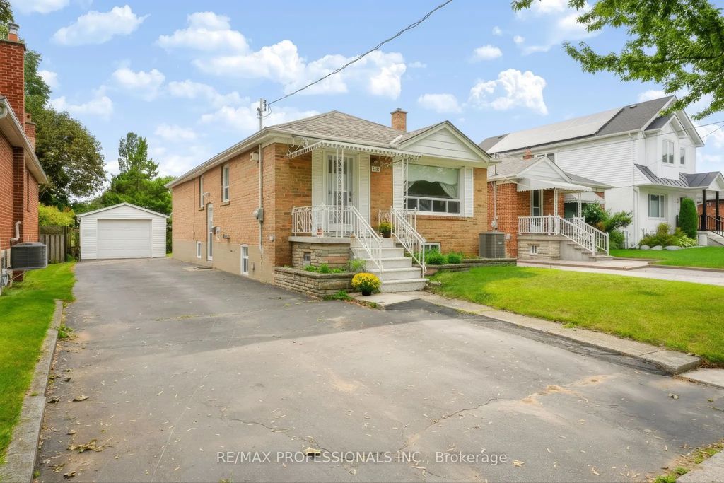 26 Nordin Avenue, Toronto W08