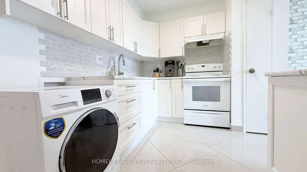 4645 Jane Street 909, Toronto W05