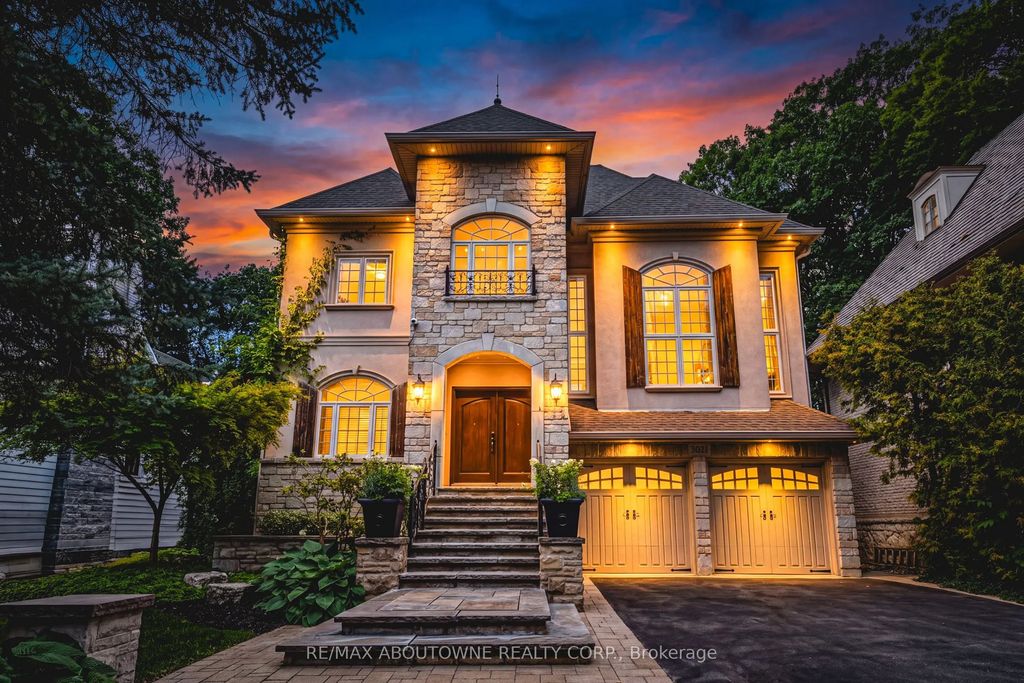 3021 Woodland Park Drive, Burlington
