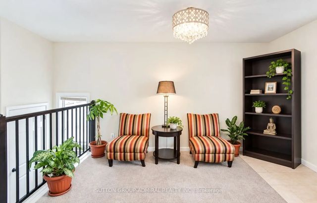2538 Weston Road Upper, Toronto W04
