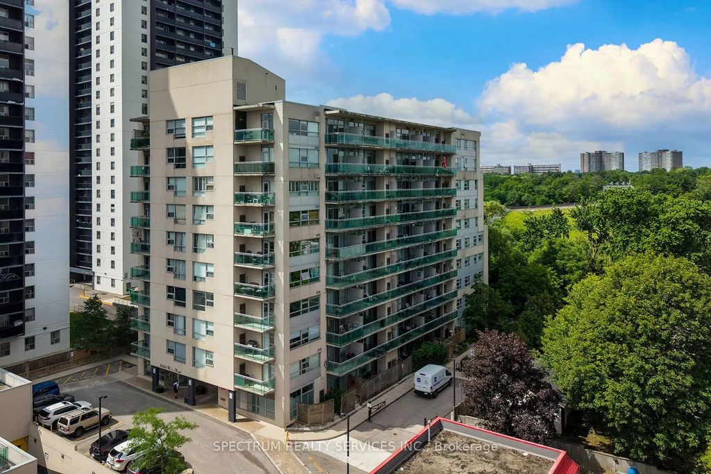 2464 Weston Road 406, Toronto W04