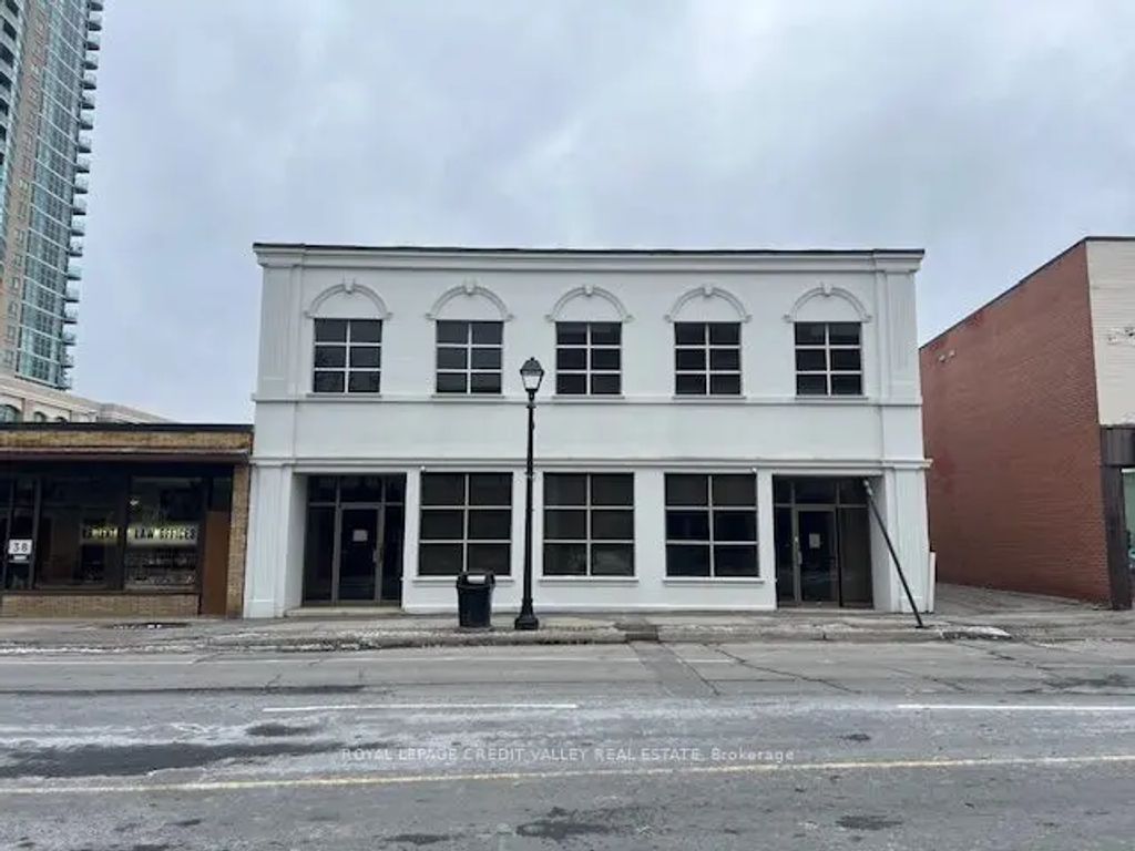 32 Queen Street W, Brampton