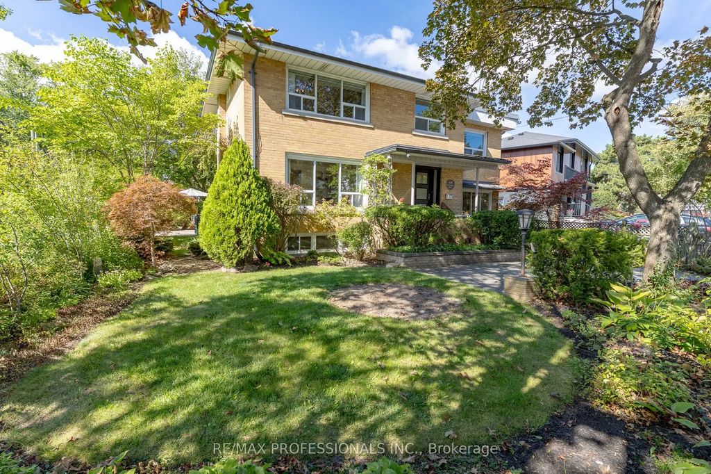 60 Fernalroy Boulevard, Toronto W07