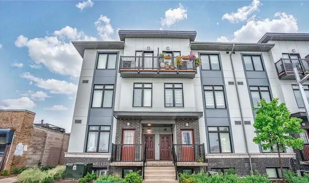 630 Rogers Road 25, Toronto W03