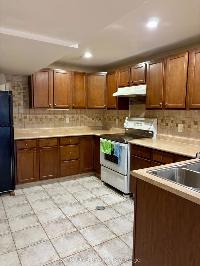 107 Whitchurch Mews Lower Unit, Mississauga