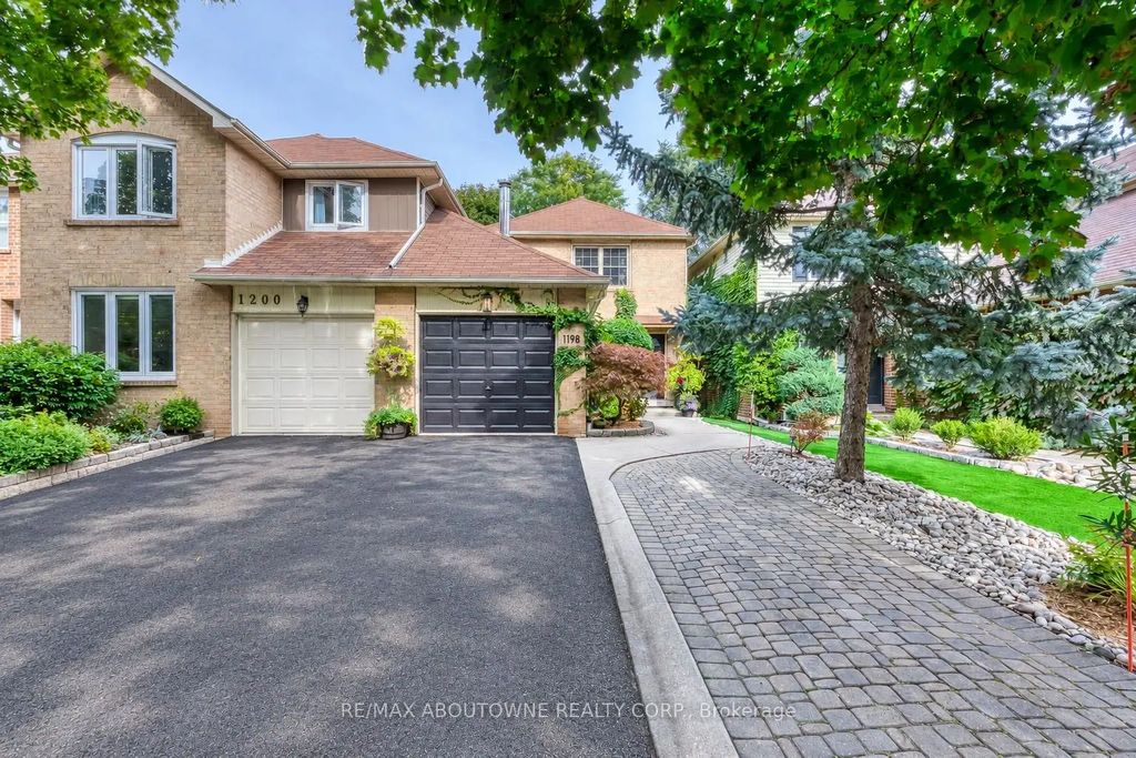 1198 Potters Wheel Crescent, Oakville