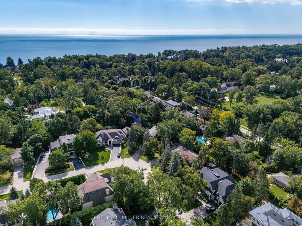 1242 Donlea Crescent, Oakville