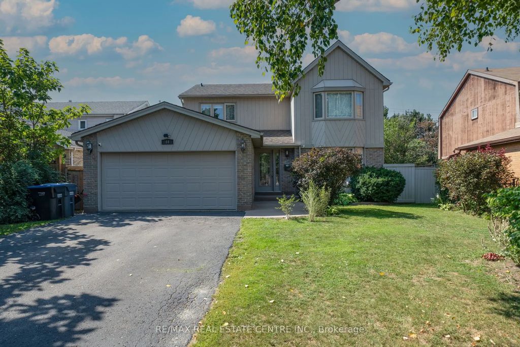 44 Madelaine Crescent, Brampton