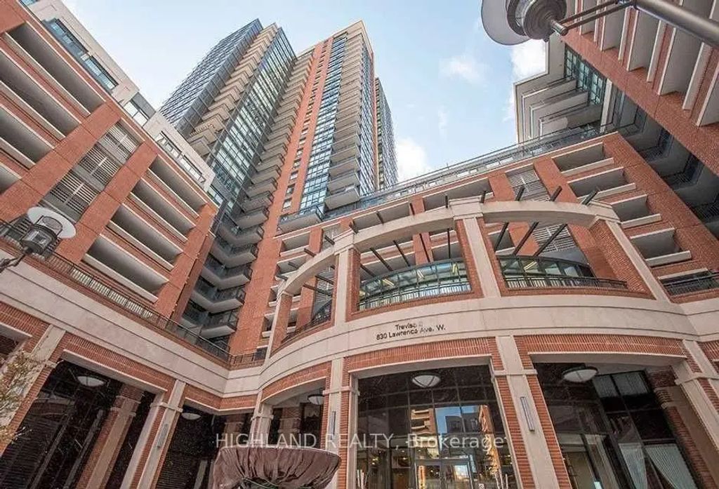 800 Lawrence Avenue W 303, Toronto W04