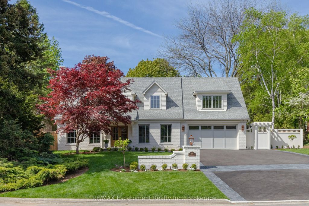 130 Edgecliffe Place, Burlington