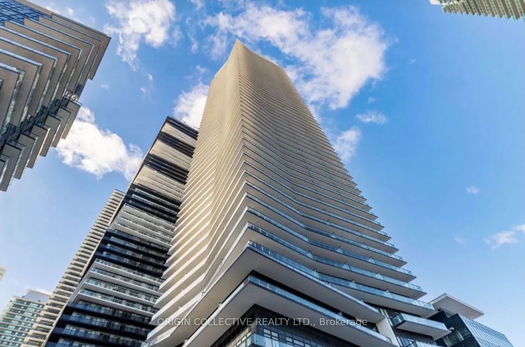 38 Annie Craig Drive 810, Toronto W06