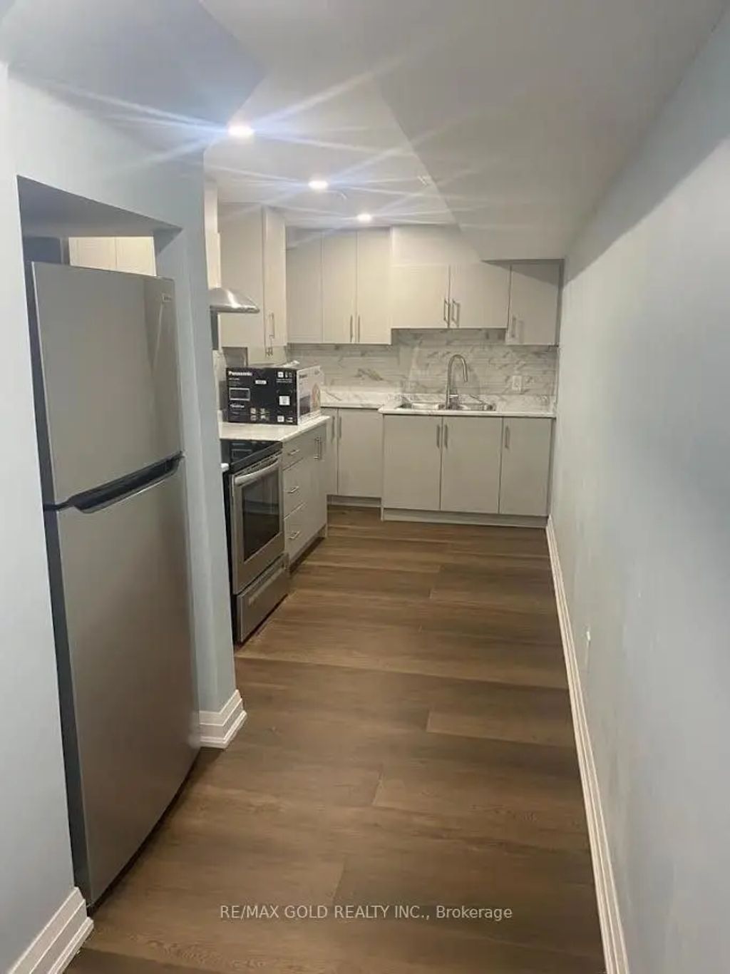 172 Golden Springs Drive Lower, Brampton