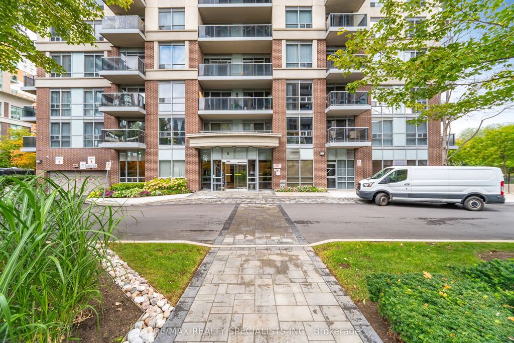 5 Michael Power Place 1005, Toronto W08