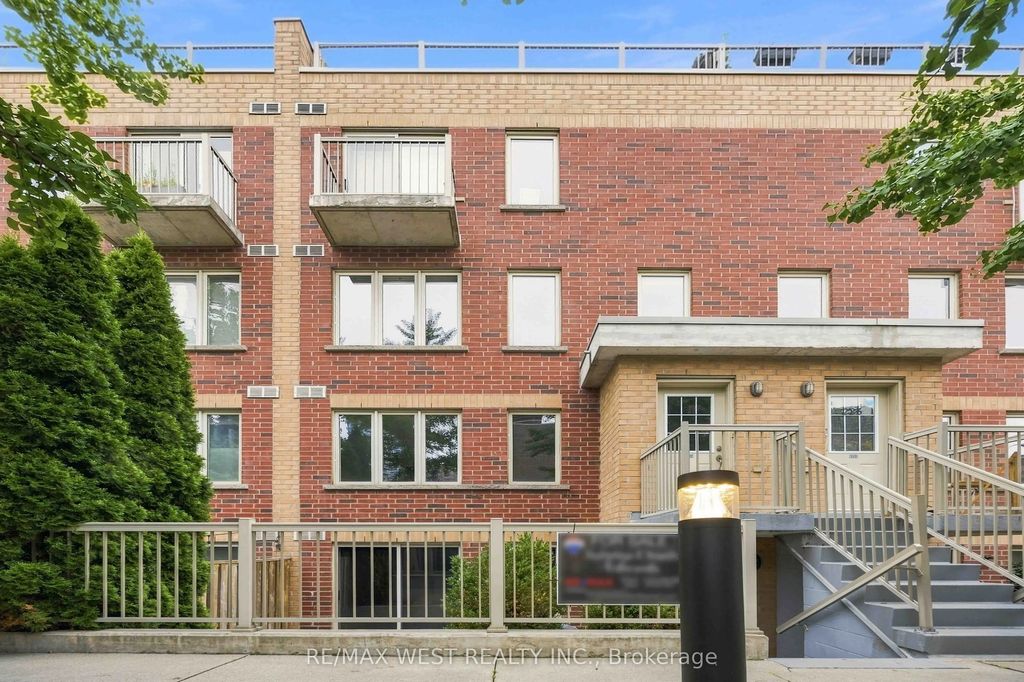 20 Elsie Lane 122, Toronto W02