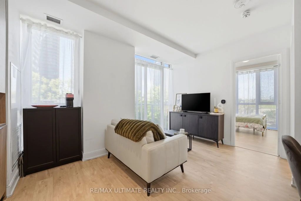 70 Annie Craig Drive 402, Toronto W06