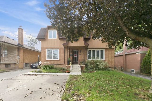 211 Epsom Downs Drive 3, Toronto W05