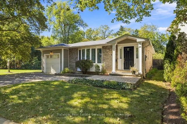 461 Maple Avenue, Oakville