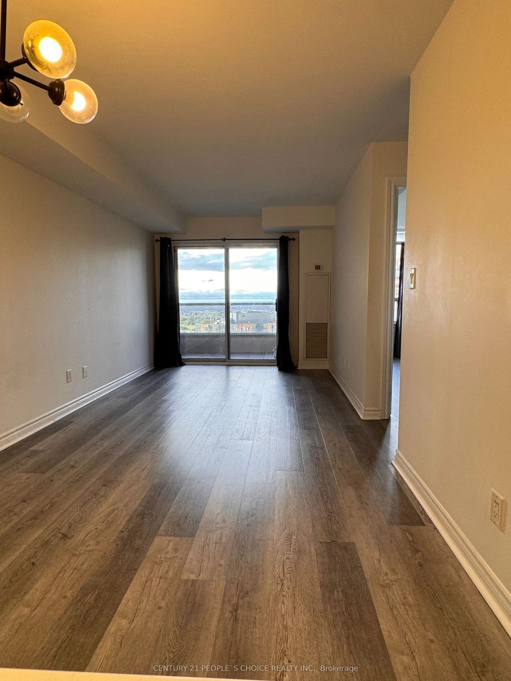 3888 Duke Of York Boulevard 2027, Mississauga