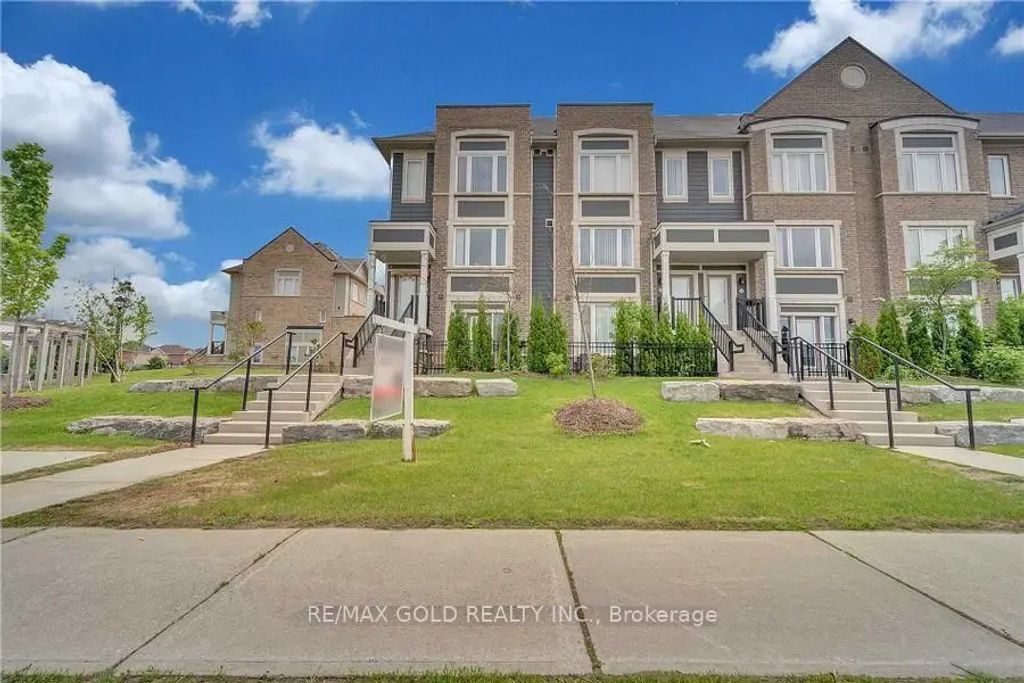250 Sunny Meadow Boulevard 53, Brampton
