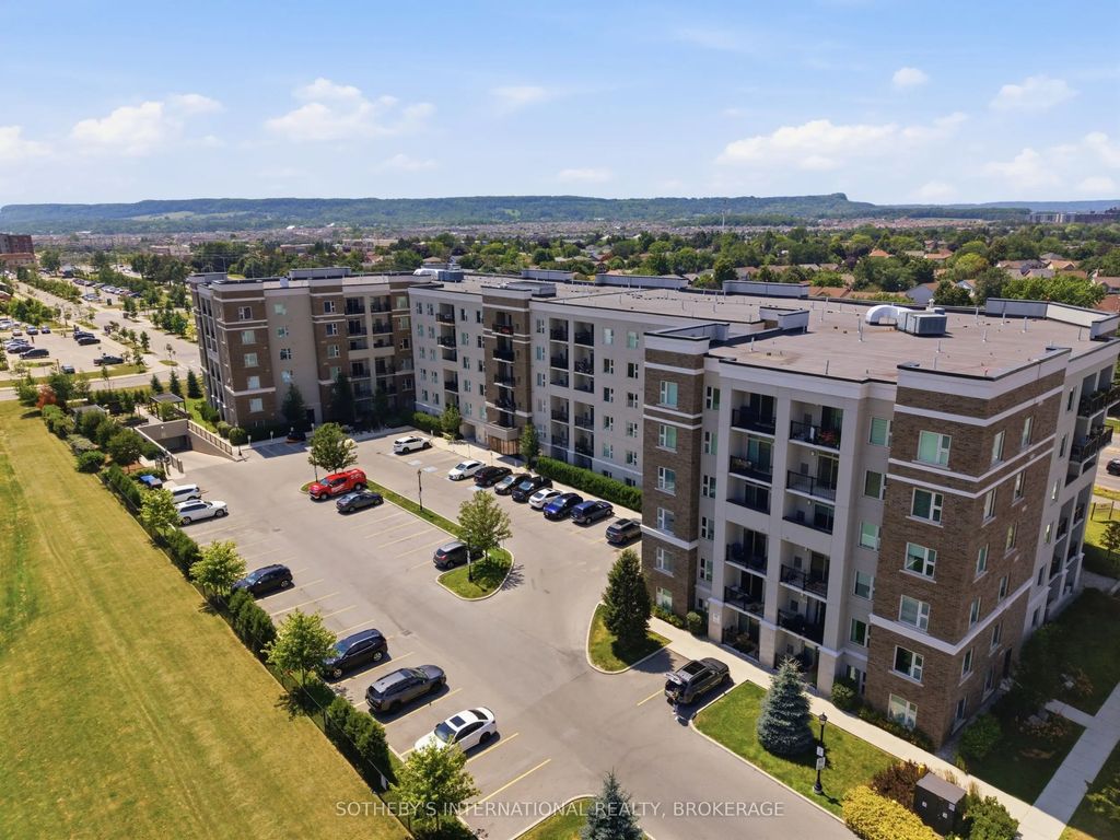 610 Farmstead Drive 126, Milton