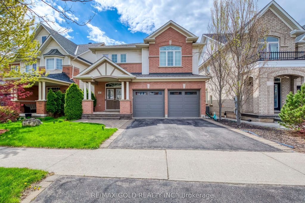 4831 Columbus Drive, Burlington