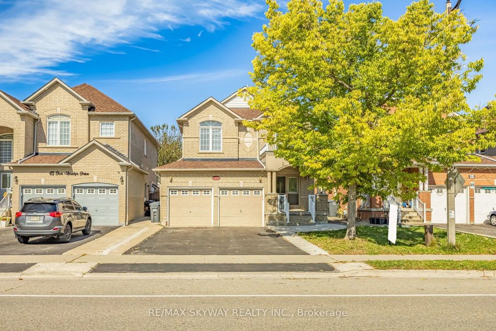 46 Don Minaker Drive, Brampton