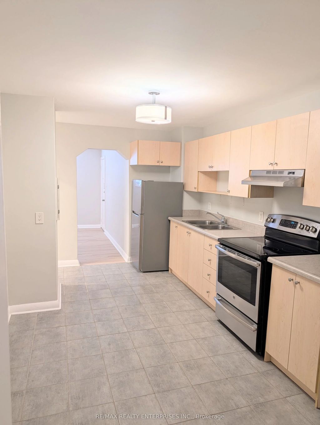 22 Peter Street S Apt 1, Mississauga