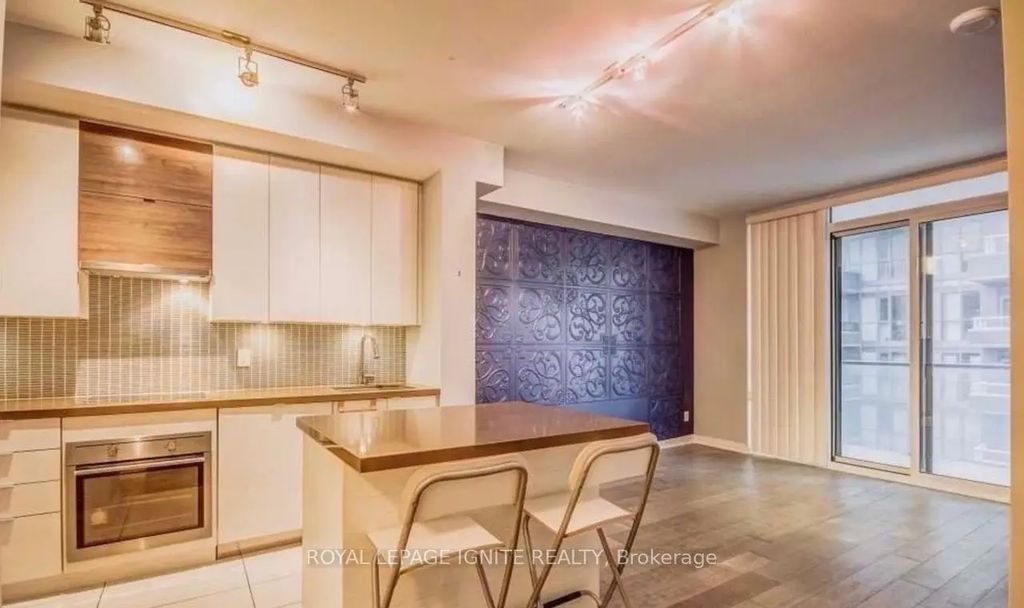 59 Annie Craig Drive 517, Toronto W06