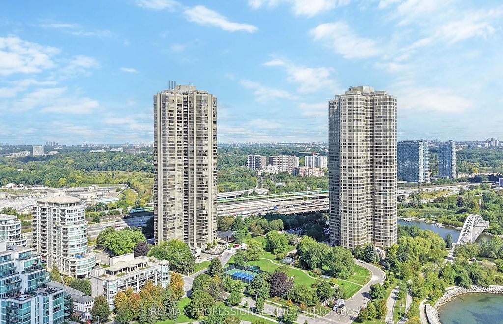 2045 Lake Shore Boulevard W 3507, Toronto W06