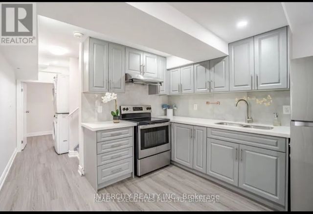 36 Minna Trail, Brampton