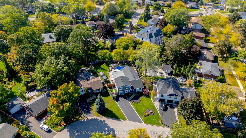 296 Kent Crescent, Burlington