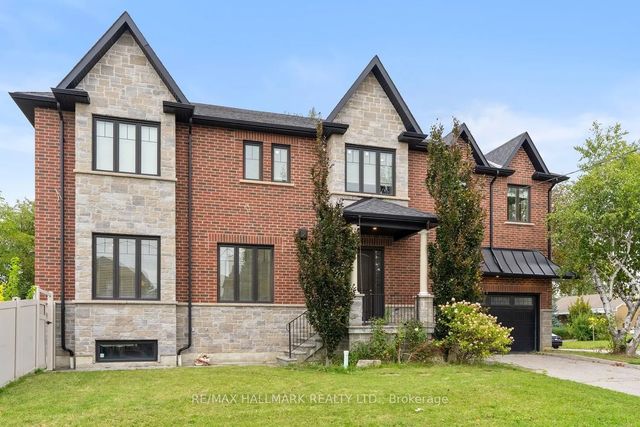 10 Sunray Crescent, Toronto W05