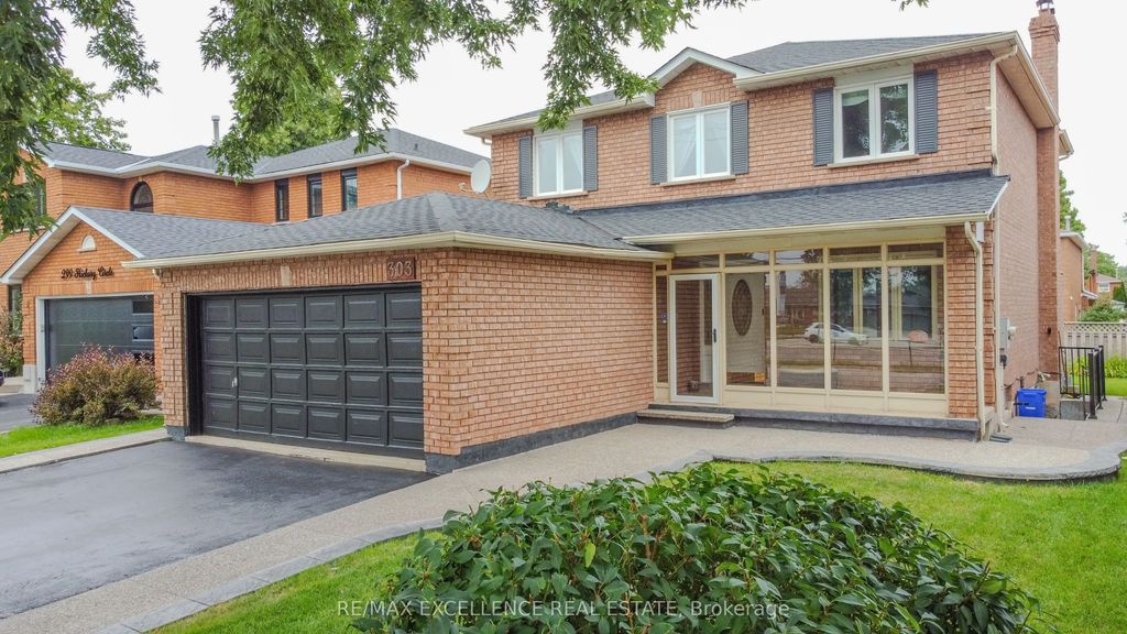 303 Hickory Circle, Oakville