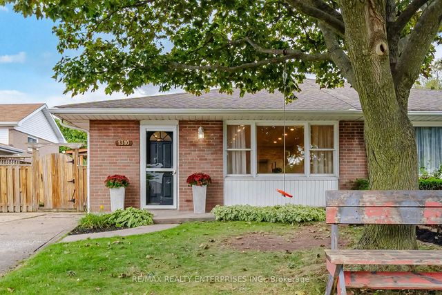 1310 Redbank Crescent, Oakville