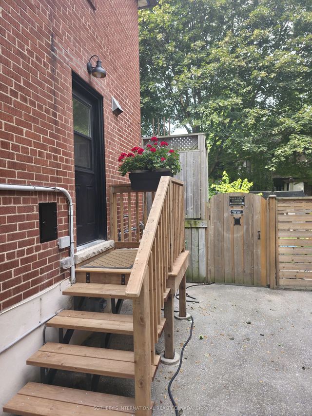 50 Allanbrooke Drive, Toronto W08