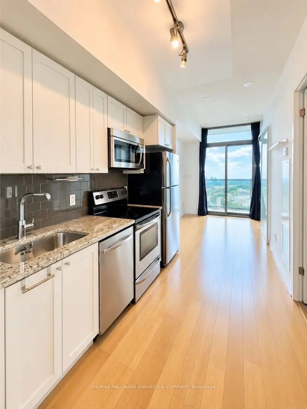 105 The Queensway Avenue 2508, Toronto W01