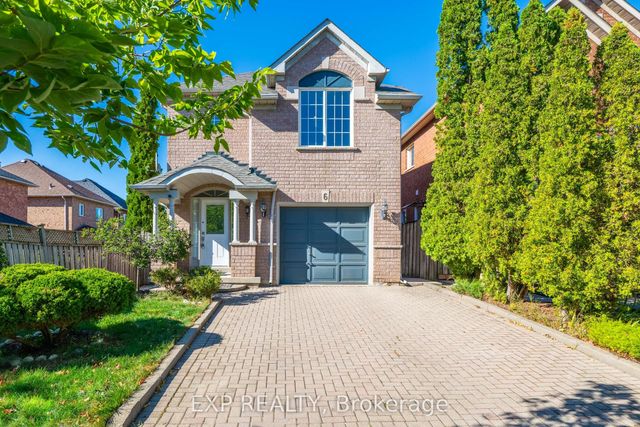 6 Purdy Crescent W, Toronto W04