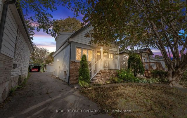 26 Roxaline Street, Toronto W09