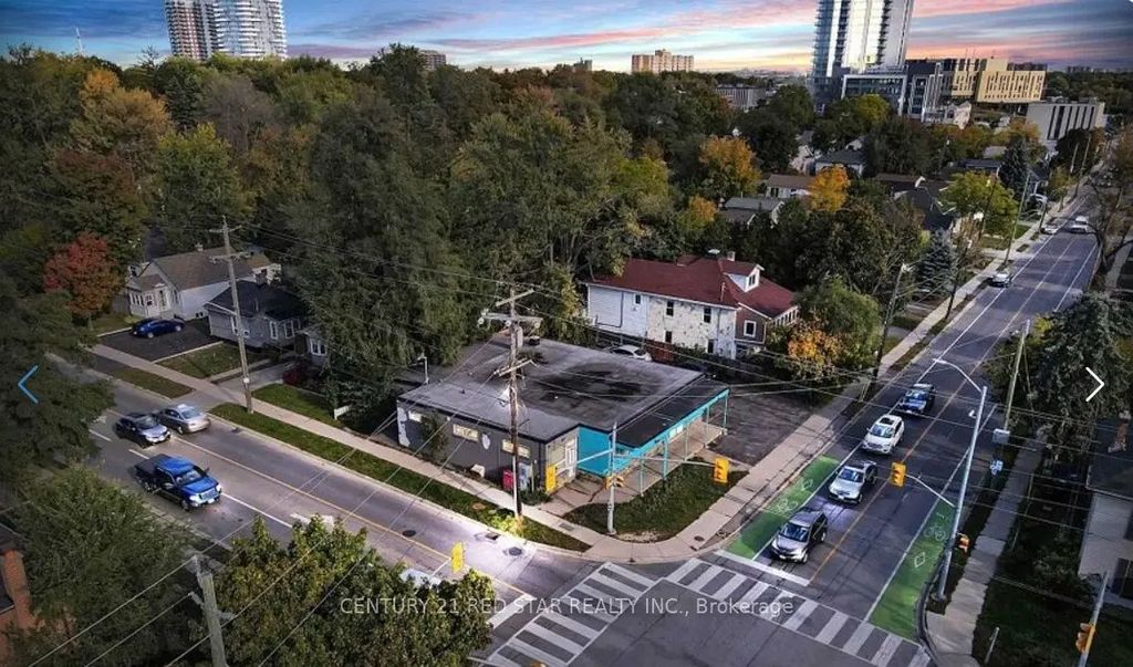 44 Centre Street N 3, Brampton
