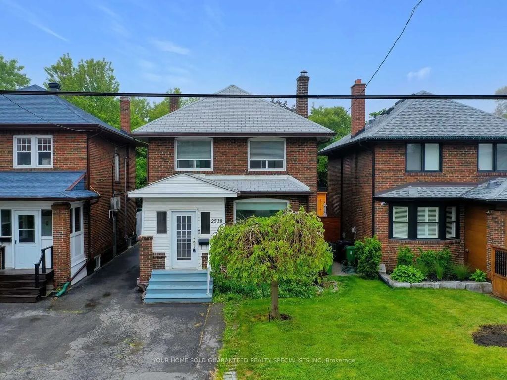 2518 Lake Shore Boulevard 2nd Floor Room, Toronto W06
