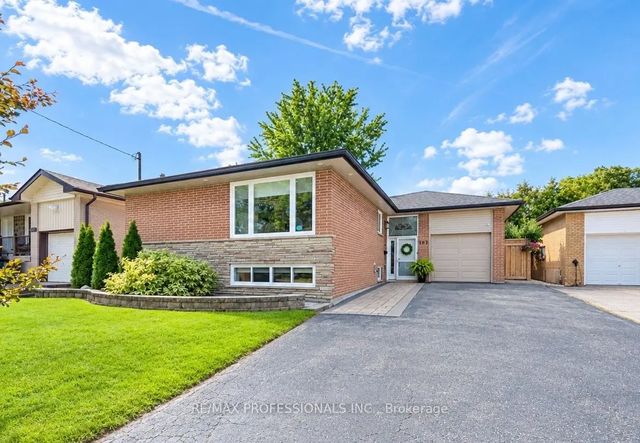 103 West Deane Park Drive, Toronto W08