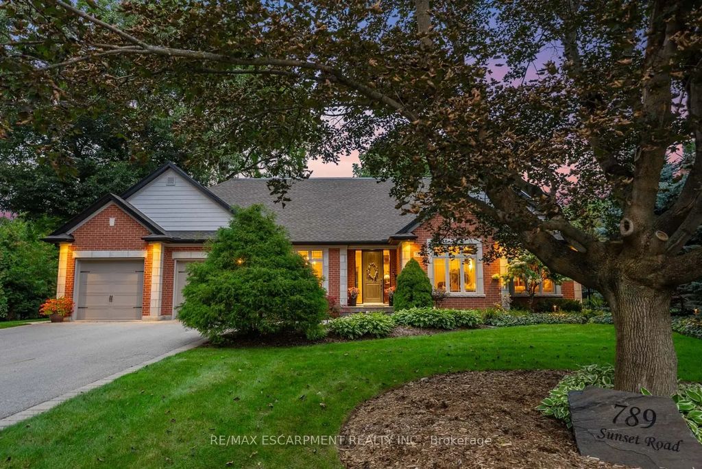789 Sunset Road, Burlington